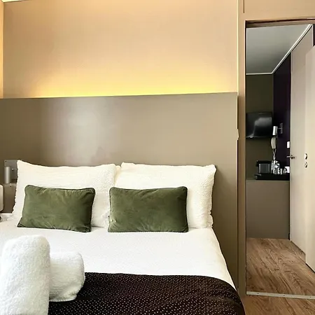 Отель & Le Renard Centre 4*