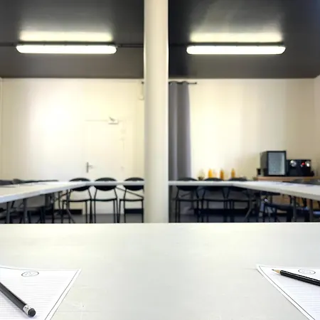 & Le Renard Centre Otel