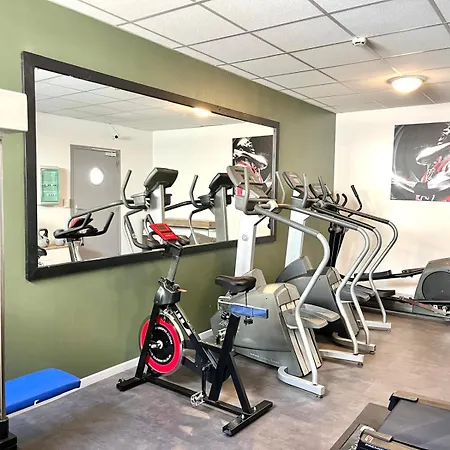 & Le Renard Centre Отель