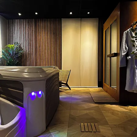 & Le Renard Centre Otel 4*