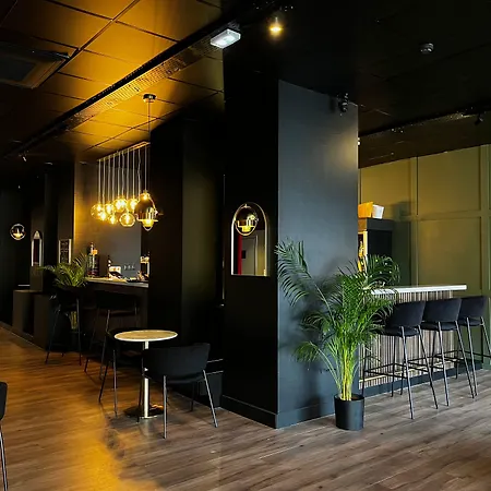 Otel & Le Renard Centre