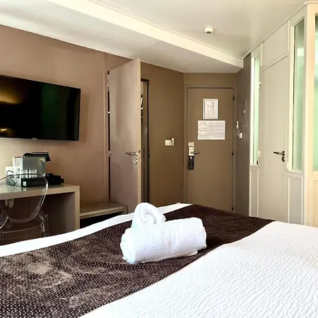 & Le Renard Centre Hotel