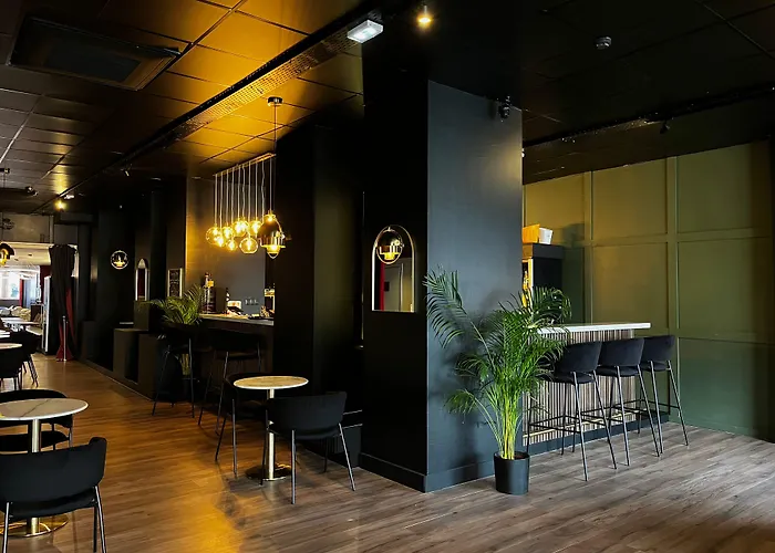 Hotel & Le Renard Centre