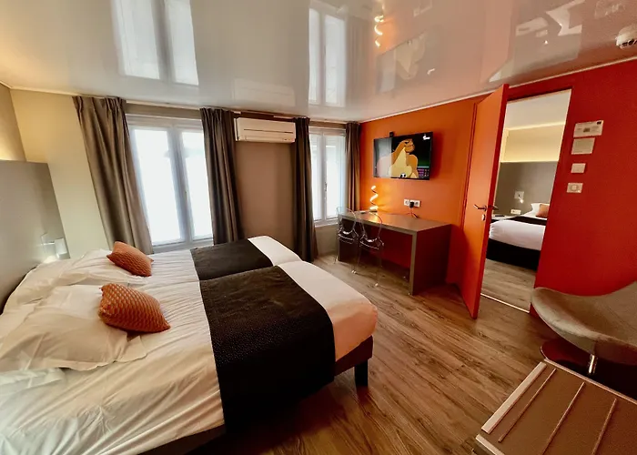 & Le Renard Centre Hotel