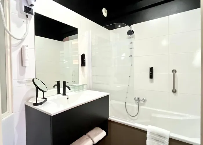 & Le Renard Centre Hotel